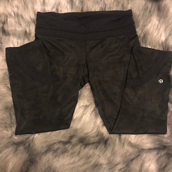 Black camp lululemon leggings - Picture 3 of 3